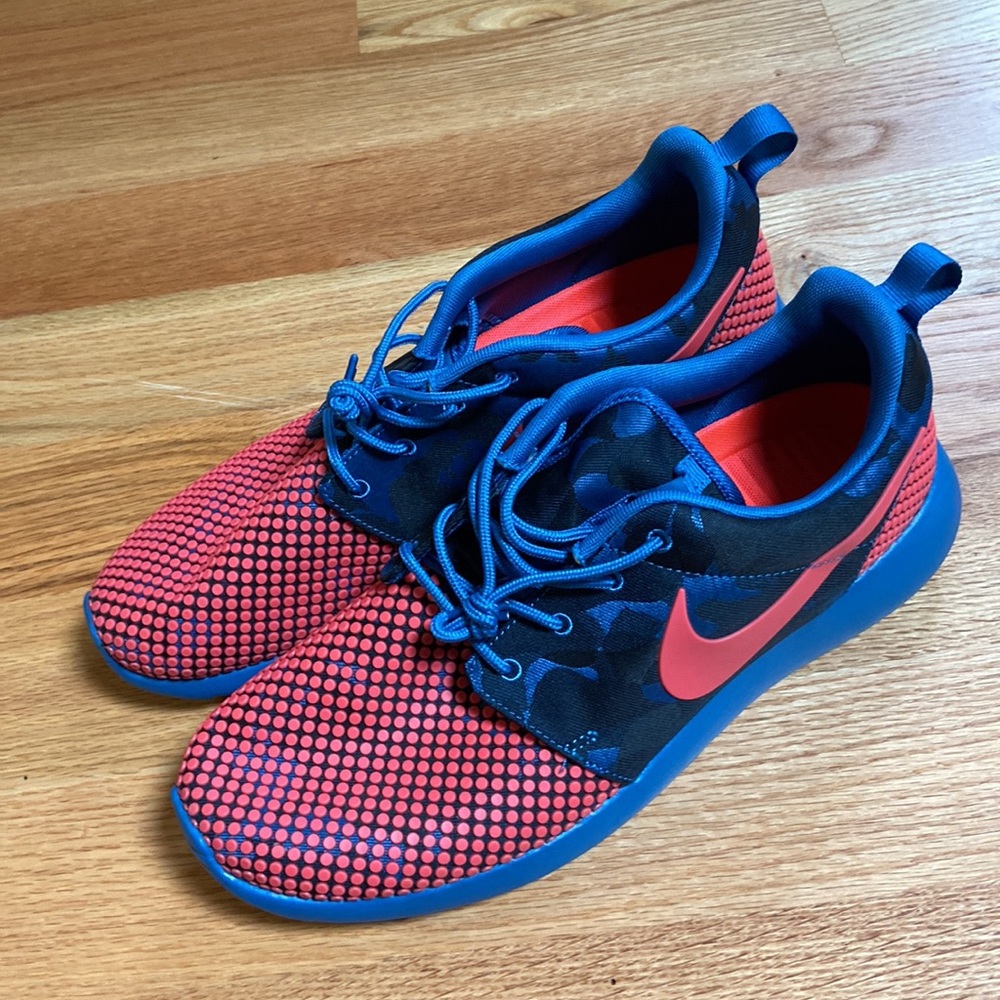 Nike Roshe Sneakers